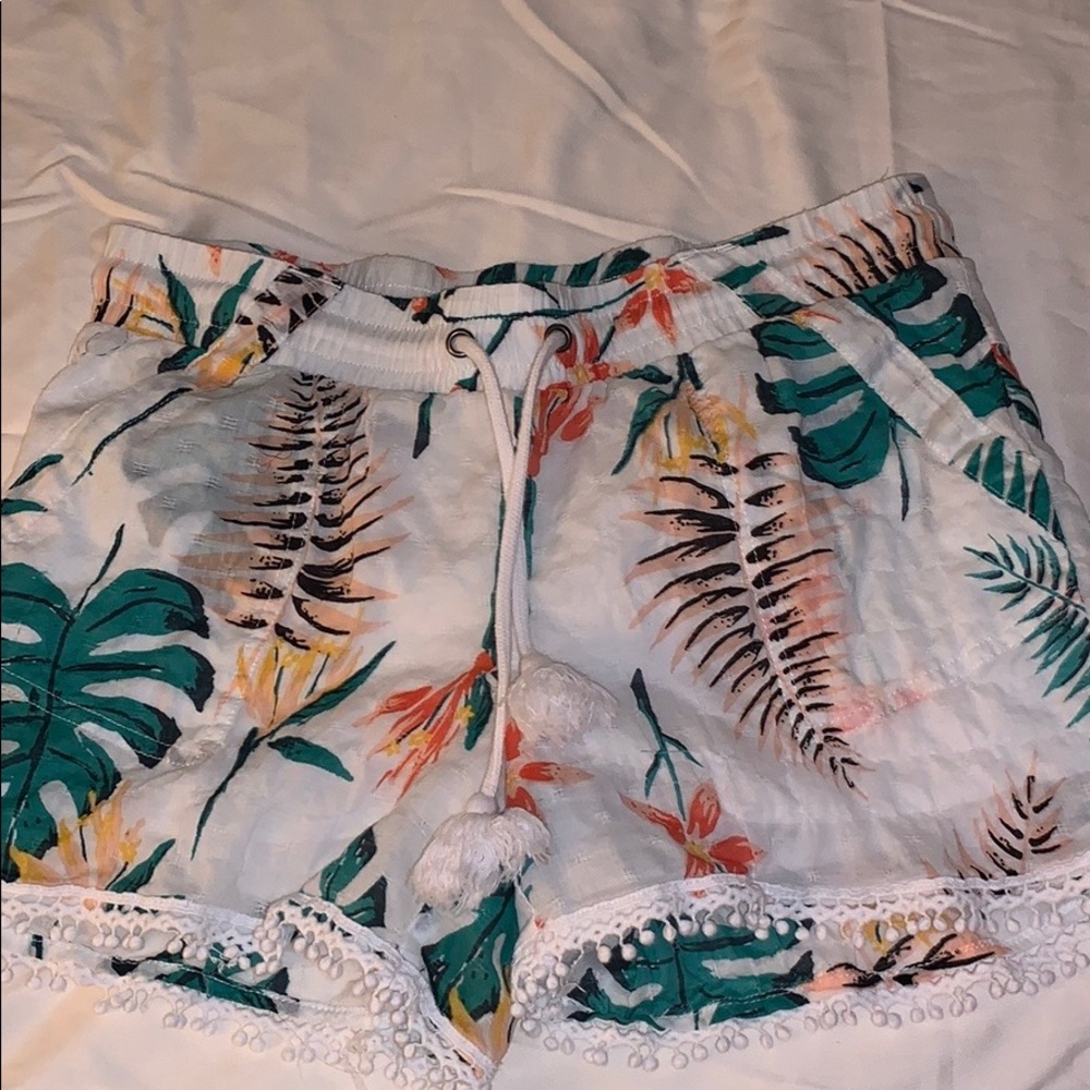 Tropical shorts